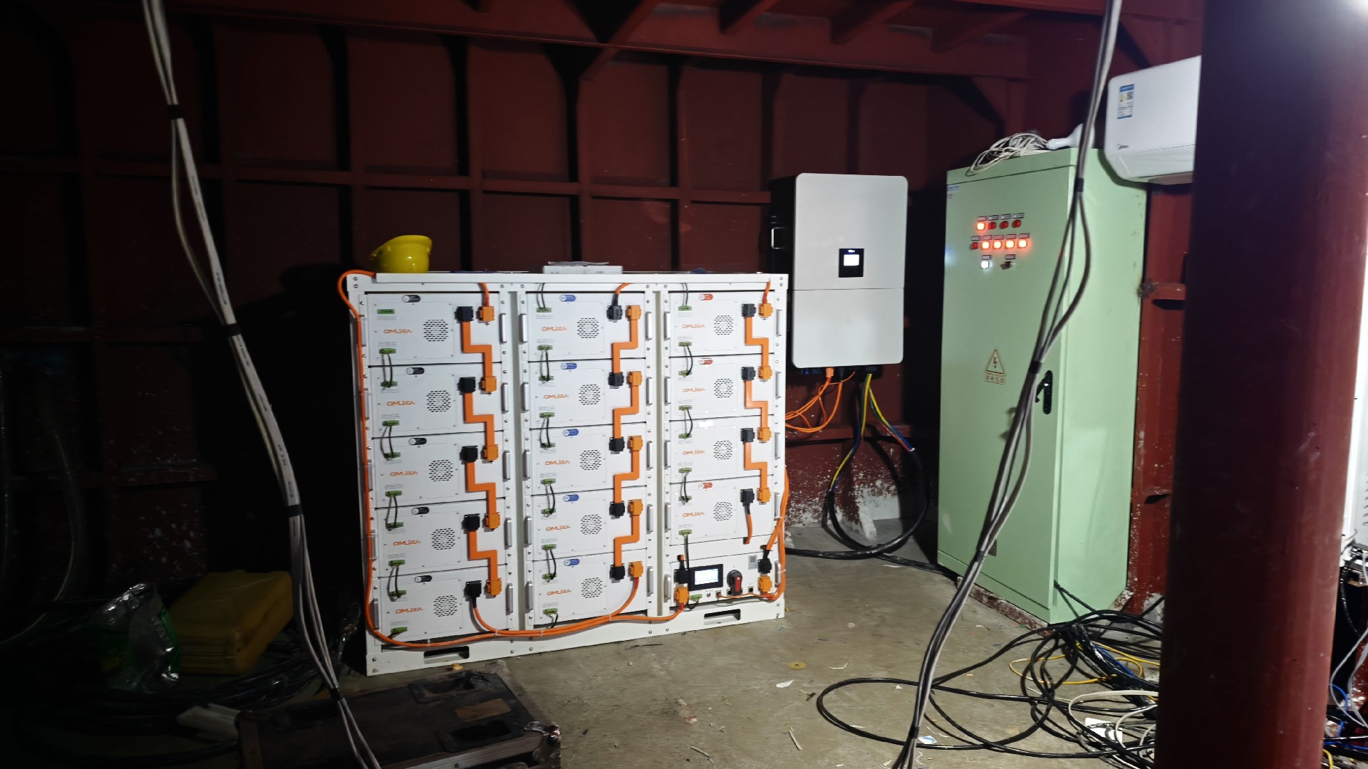 80kW–200kWh Solar-Diesel Hybrid Energy System Empowers Gaoyou Cultural Tourism(图1)