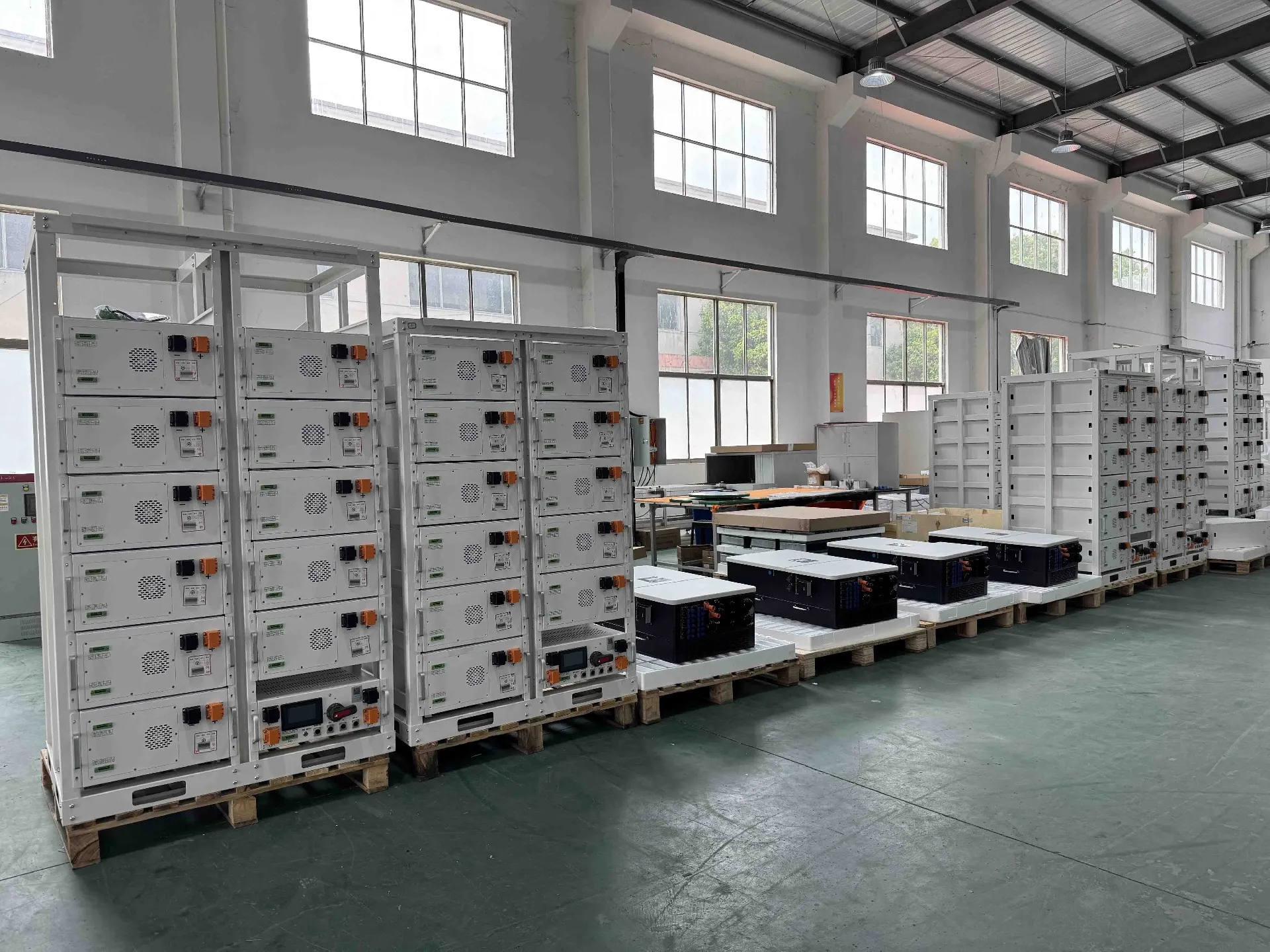 Deye 80kW Three-Phase High-Voltage Inverter – 4-Unit Parallel Solution(图3)