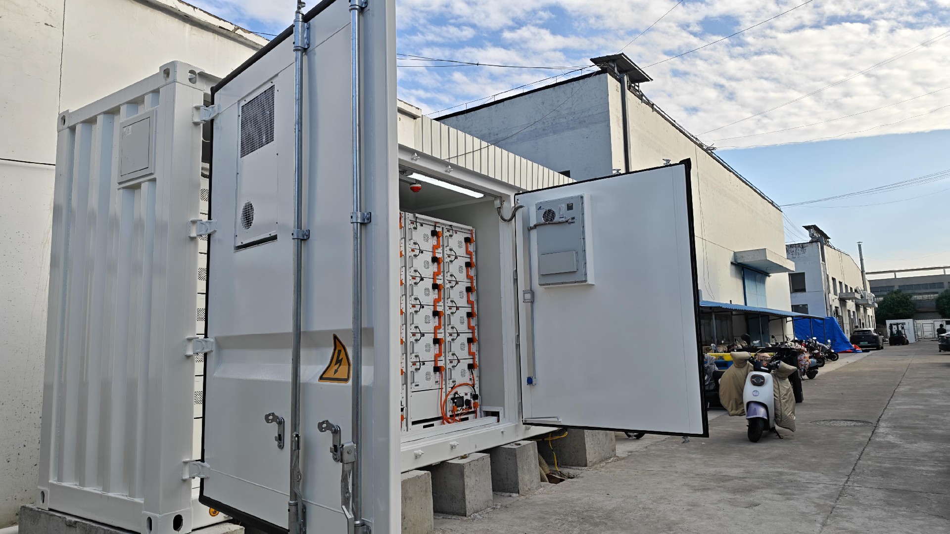 Peak-Valley Arbitrage Energy Storage System at Yuesilian Plant, Gaoyou Economic Development Zone, Ji(图2)