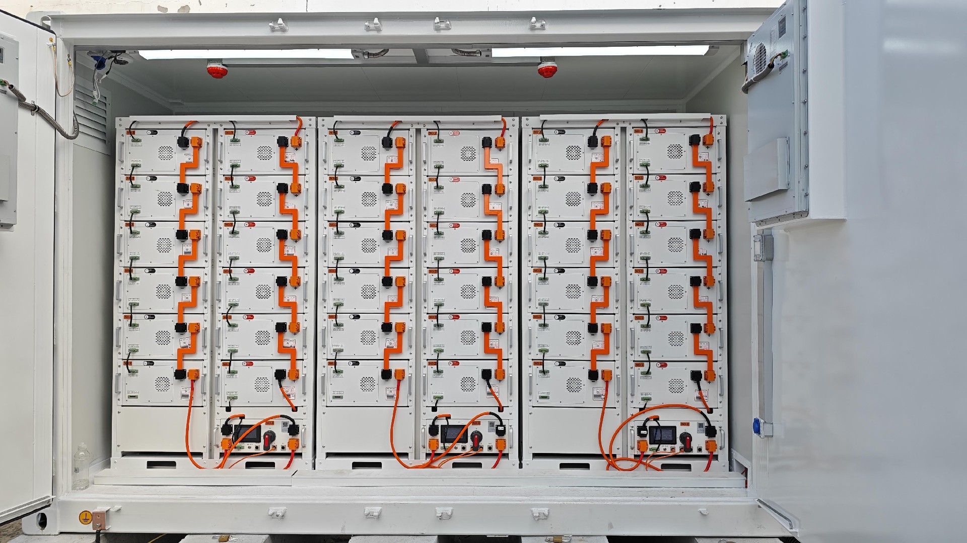 Peak-Valley Arbitrage Energy Storage System at Yuesilian Plant, Gaoyou Economic Development Zone, Ji(图1)